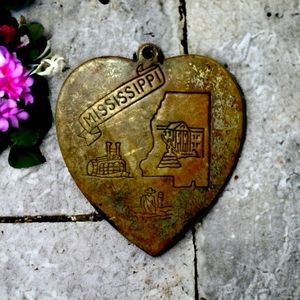 Late 1800s antique Mississippi heart pendant very old but still in good …